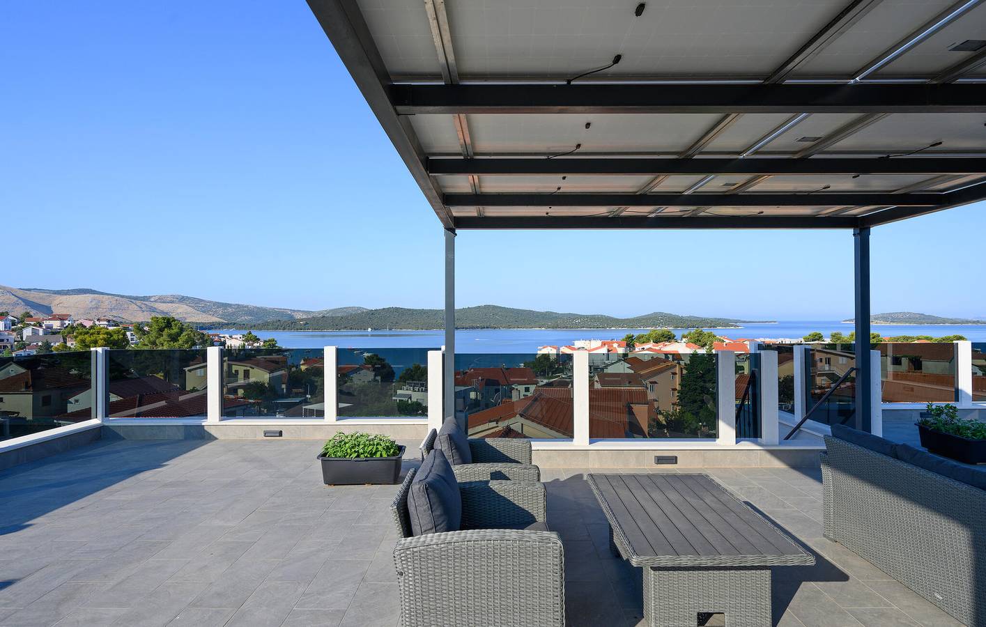 Ganze Ferienwohnung, Ferienwohnung für 4 Personen mit Terrasse in Zaboric, Šibenik-Knin