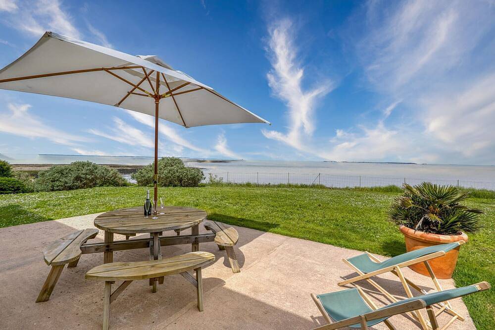 Lovely home in Port-des-Barques in Île Madame, Port-des-Barques