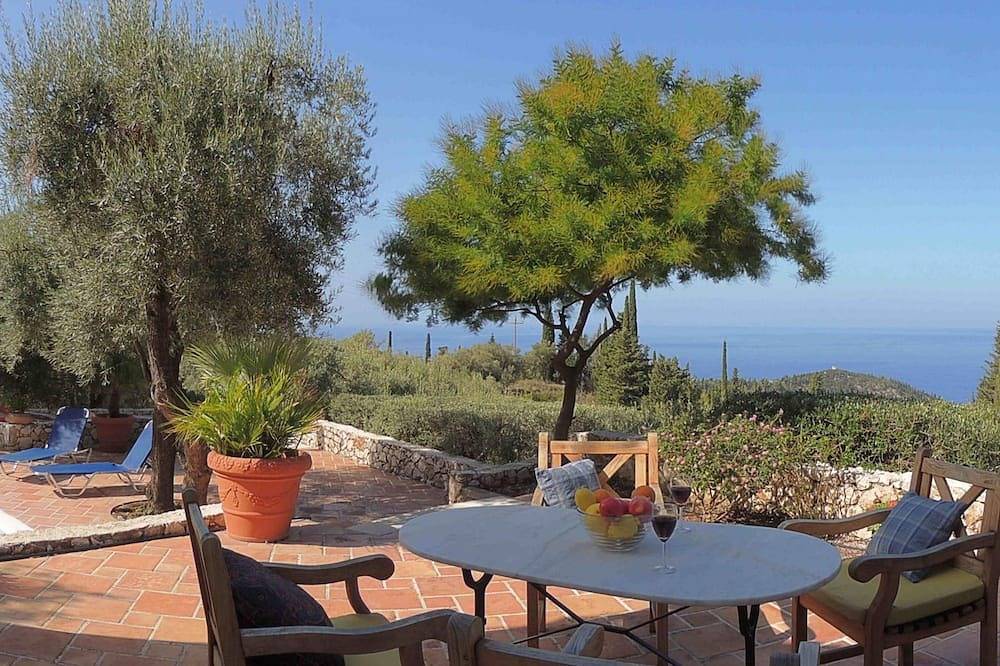 Villa for 4 People in Agios Nikitas, Greece