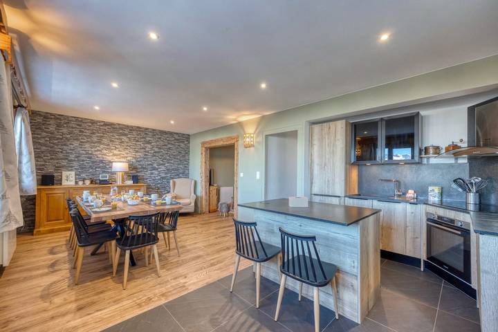 Chalet für 9 Personen mit Terrasse in Saint-Nazaire-les-Eymes, Isère
