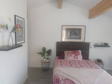 Chambre d’hôte pour 2 personnes, avec terrasse dans Saint-Laurent-d'Arce