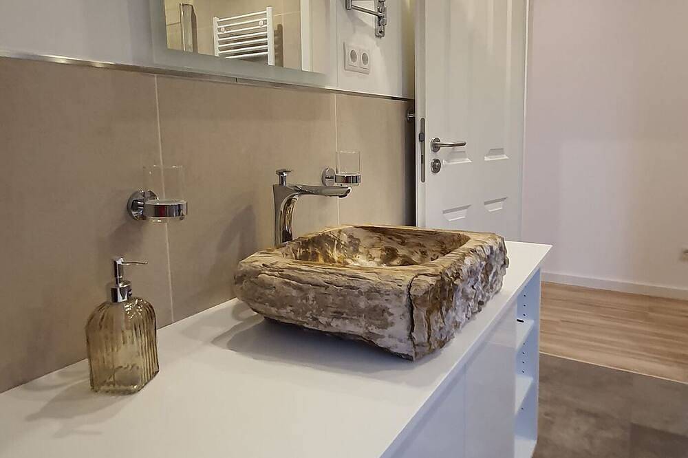 Entire apartment, 5 star vacation apartment Dewichow with water view & Wlan - Ferienwohnung Dewichow in Dewichow, Mellenthin