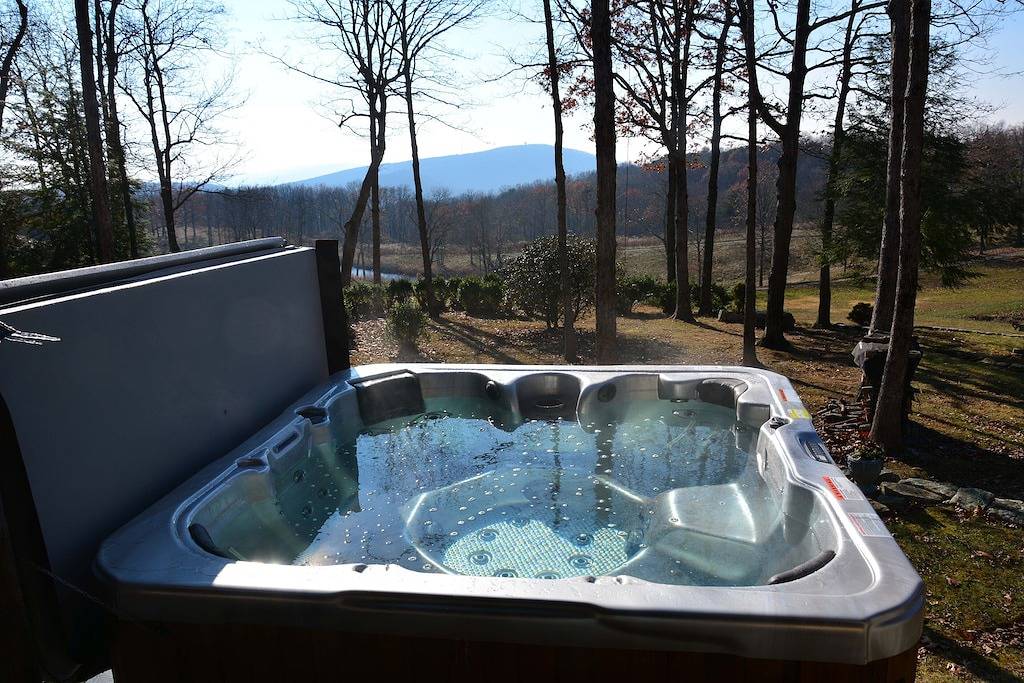 Cozy Mountain Top Cabin, Nähe Golfplatz, Haustiere erlaubt, tolle Sonnenuntergänge und Ansichten in Cumberland County (TN)