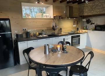 Gîte pour 2 personnes, avec jardin et terrasse à Saint-Léger-Vauban