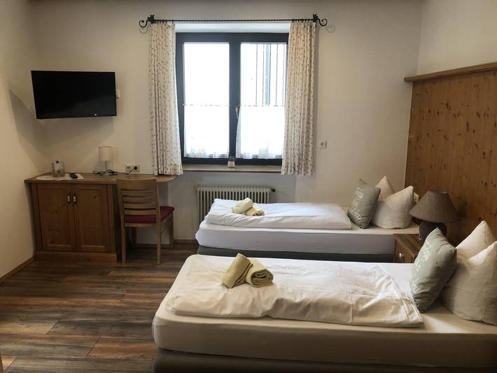 Pension für 2 Personen, mit Seeblick und Pool sowie Garten, kinderfreundlich in Zell am See - 4