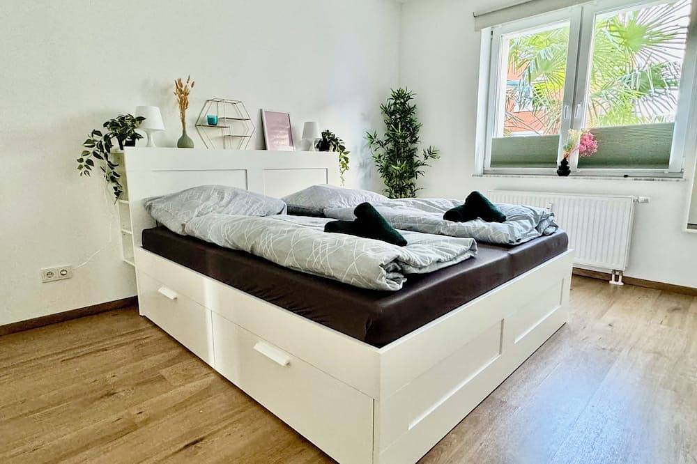 Ganze Wohnung, Fewo Palmtrees-Geräumige 2,5 Zimmerwohnung mit Balkon im Herzen des Ruhrgebiets in Gladbeck, Kreis Recklinghausen