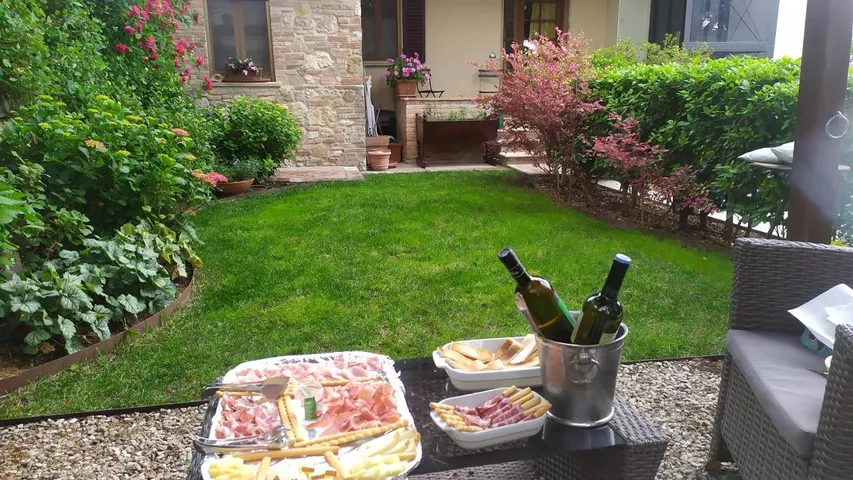 Apartamento de vacaciones para 6 personas, con vistas además de vistas al lago y jardín - 1