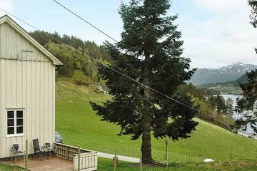 Ferienhaus für 5 Personen, mit Terrasse in Halsa