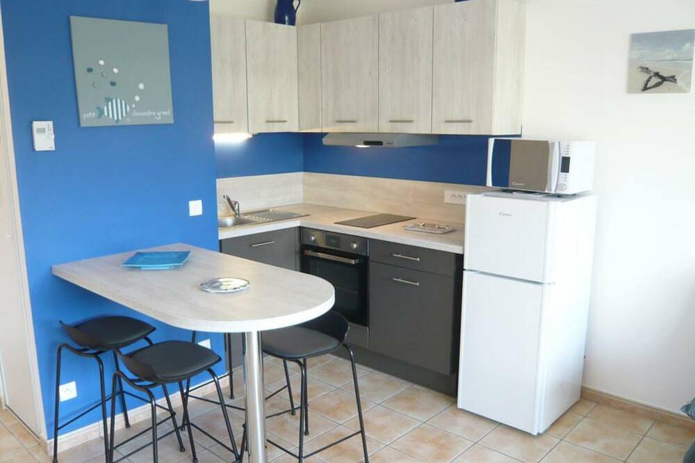 Entire apartment, Charming Garden Apartment in Barfleur - 1Br, Wifi, Parking, Bbq in Barfleur, Cherbourg region