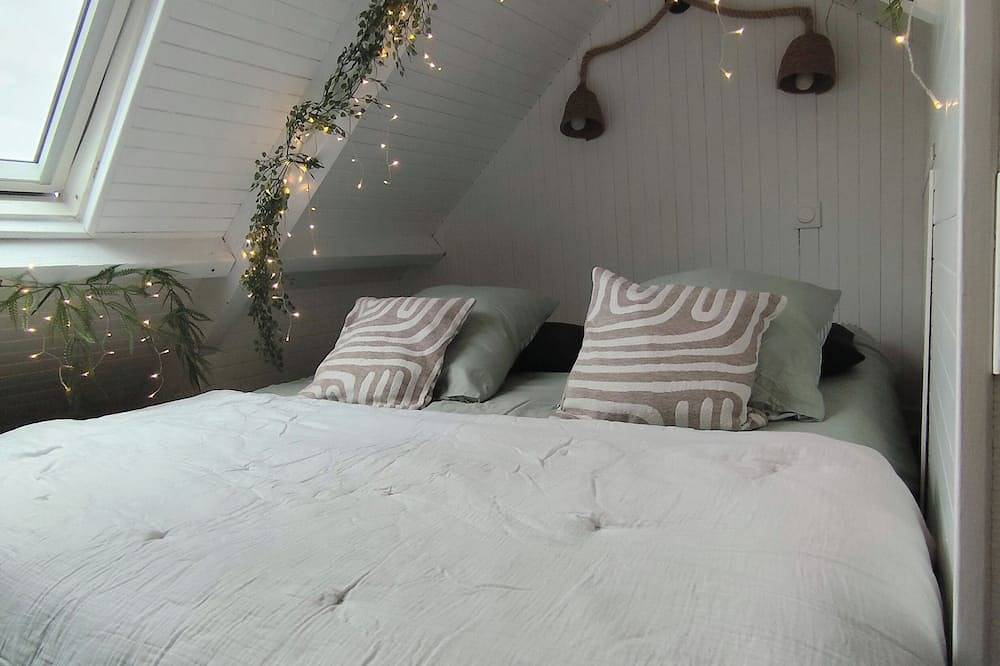 Apartamento entero, Bohemian studio close to beaches and hiking. in Lannilis, Región de Brest