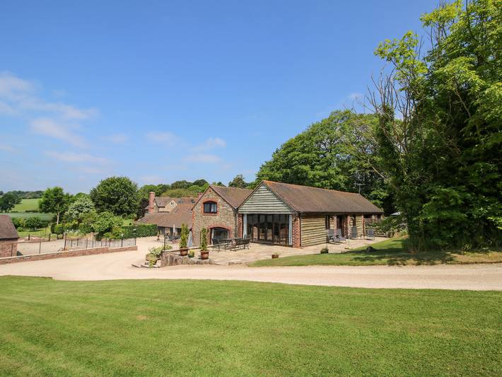 Log cabin for 23 people in Shropshire