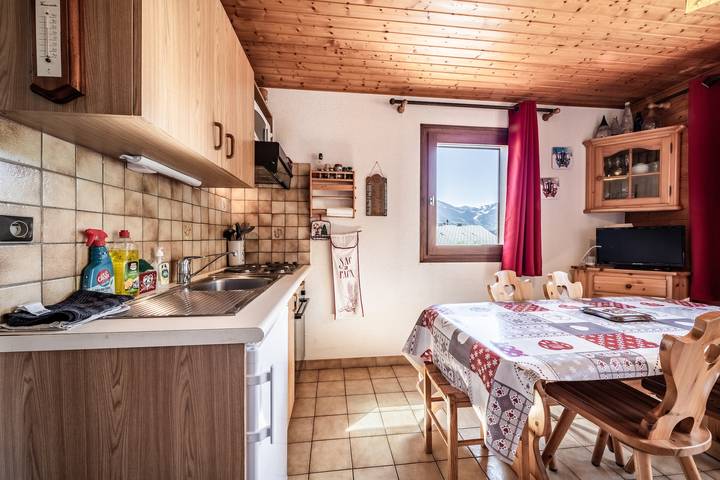 Ganze Wohnung, Apartment „Douceur Alpestre“ mit Bergblick und Balkon in La Chapelle-d'Abondance, Les Portes du Soleil