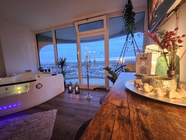 Ferienwohnung für 2 Personen, mit Balkon und Whirlpool sowie Terrasse und Pool in Augsburg - 3