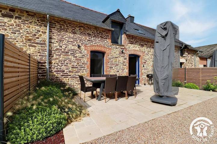 Location de vacances pour 6 personnes, avec Terrasse ainsi que Jardin et Piscine à Paimpont