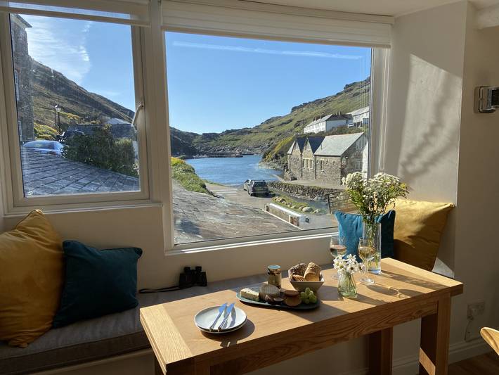 Last minute apartment for 4 people, with Terrace and Garden in Cornwall