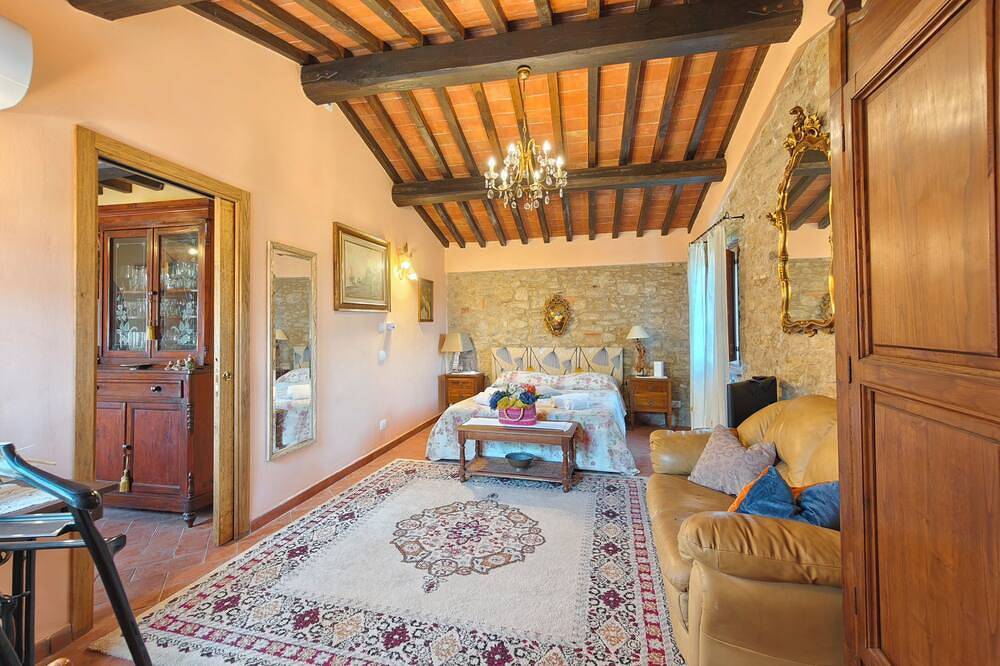The Domo farmhouse and its ancient charm in Monsummano Terme, Province de Pistoia