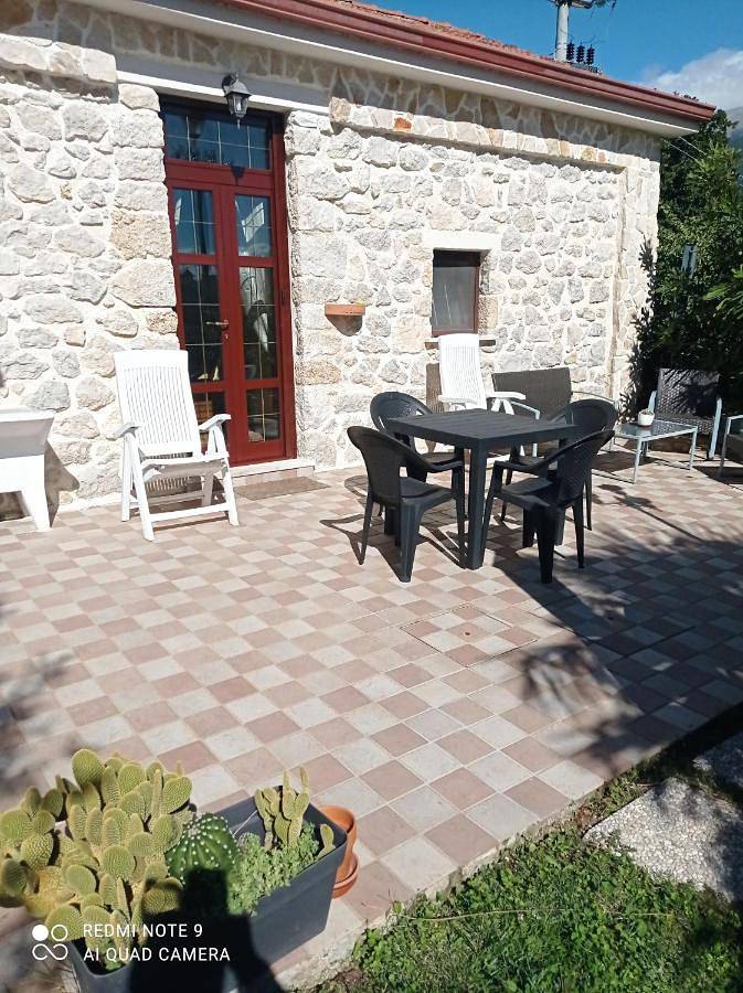 Gîte pour 3 personnes, avec Terrasse et Jardin à Gallinaro