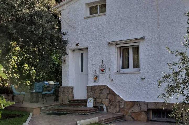Holiday home for 4 people, with pool and balcony as well as hot tub and garden - 1