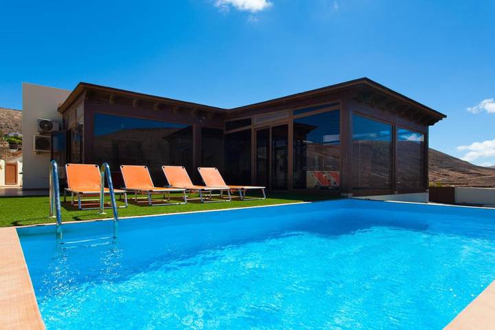 Casa rural para 4 personas, con piscina además de jardín y vistas en Puerto del Rosario