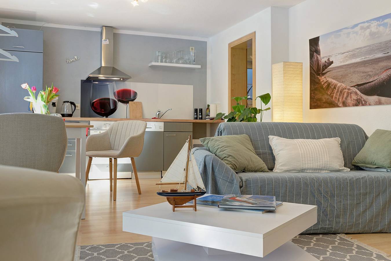 Ganze Wohnung, Apartment „Kornblume“ mit privater Terrasse und Wlan in Bodman-Ludwigshafen, Obersee (Bodensee)