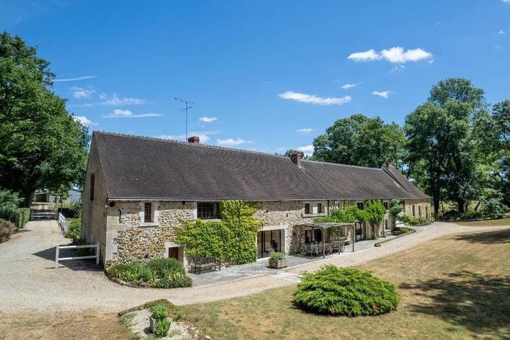 Location de vacances pour 15 personnes, avec piscine ainsi que vue sur le lac et jardin, animaux acceptés à Vendœuvres - 2