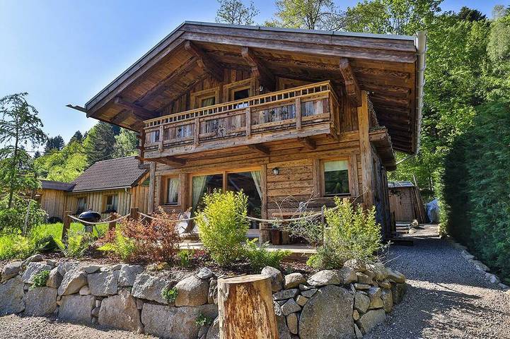 Chalet pour 9 personnes, avec sauna et piscine ainsi que jacuzzi et jardin en Alsace