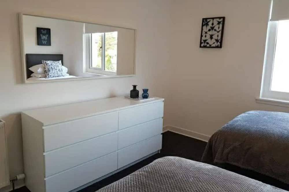 Ganze Wohnung, Komfortable, moderne Unterkunft, nur wenige Gehminuten vom East Kilbride Shopping und 25 Minuten vom Glasgow Centre entfernt. in Ost Kilbride, Süd Lanarkshire