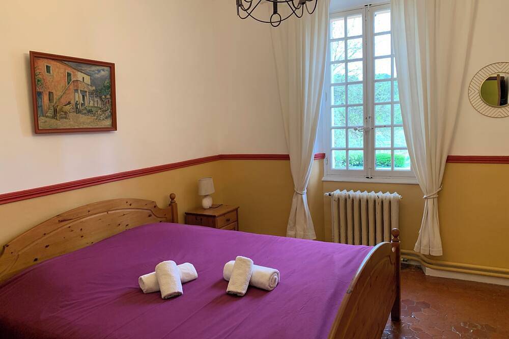 Ferme provençale ou maison de famille du 18ème siècle in Pourrières, Région de Brignoles