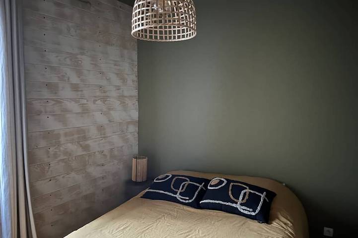 Location de vacances pour 10 personnes, avec terrasse et jardin à La Ville-ès-Nonais - 2