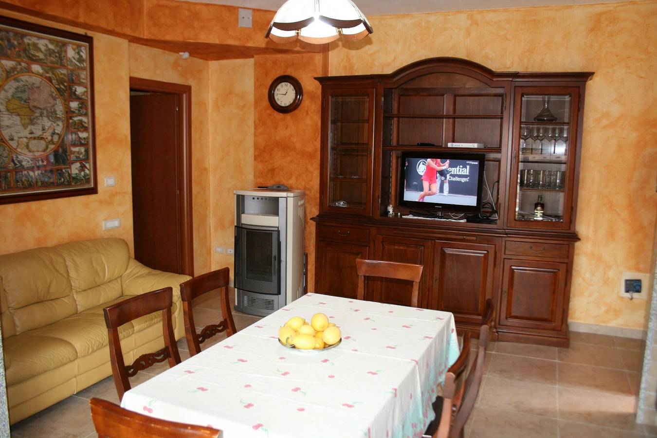 Villa Chloe, wenige km von Cagliari entfernt, mit privatem Pool, Garten, Rasen. in Capitana, Cagliari Provinz