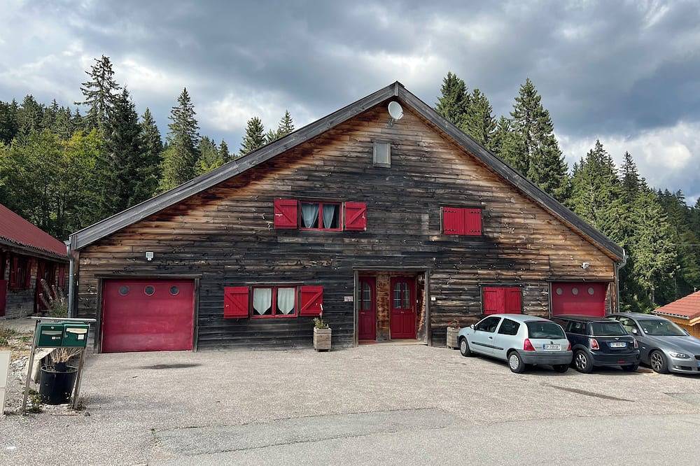 Chalet in the Les Rousses resort, between Prémanon and Lamoura in Lamoura, Regionaler Naturpark Hochjura