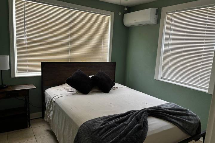 Ganze Wohnung, Wohnung Downtown Sarasota 2Br, 2Ba, Haustierfreundliche Strände, 5 Personen in Sarasota, Sarasota County