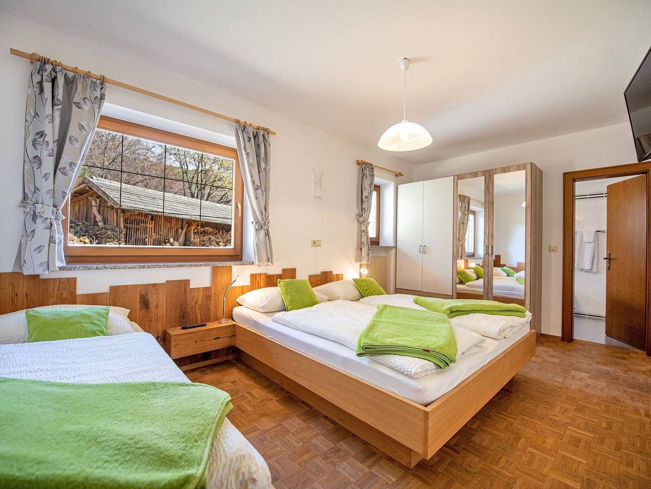Ganze Ferienwohnung, Bonichhof - Ciel - Doppelzimmer mit Panoramabalkon in Tschöfas, Lajen