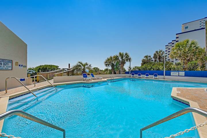 Vacation apartment for 8 people, with pool and hot tub as well as balcony - 1