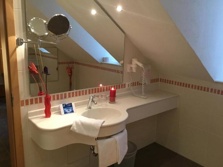 Gîte pour 20 personnes, avec terrasse et sauna à Esch-sur-Sûre - 2