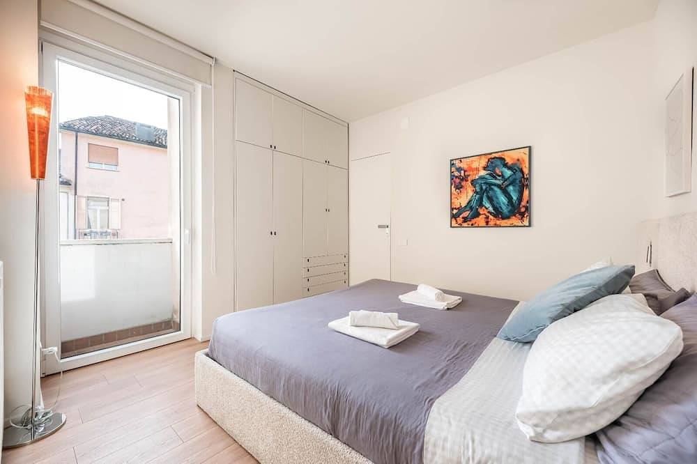 Entire apartment, Stylish Apartment steps from The Bridge of Angles in Vicenza, Vicenza Province