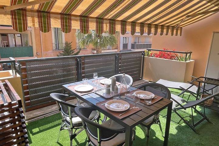 Gîte pour 4 personnes, avec terrasse dans Office de Tourisme Sainte Maxime