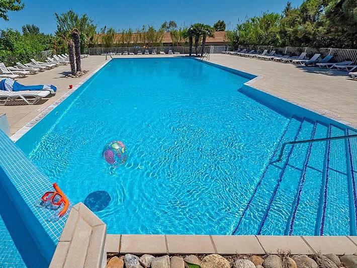 Mobil home pour 6 personnes, avec Terrasse ainsi que Bassin pour enfant et Piscine