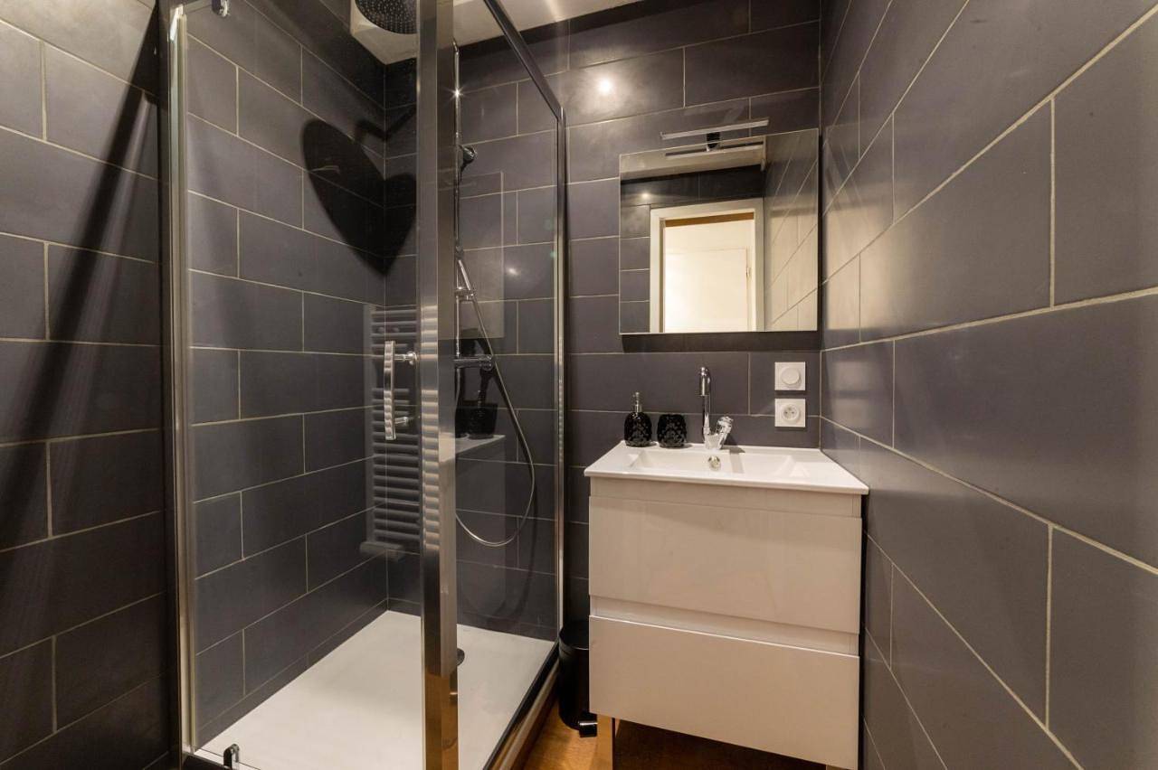 Appartement entier, The Eighteen _ Hyper-centre - T3 de 65m² - 8 Pers. in Voiron, Isère