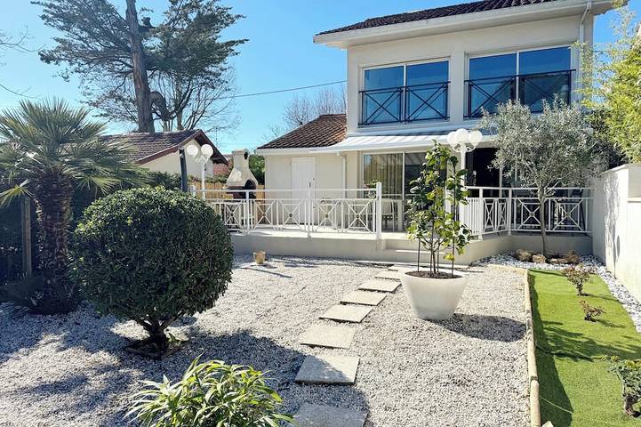 Location de vacances pour 6 personnes, avec terrasse et jardin dans Taussat