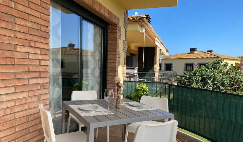 Gîte pour 4 personnes, avec terrasse à Torroella de Fluvià