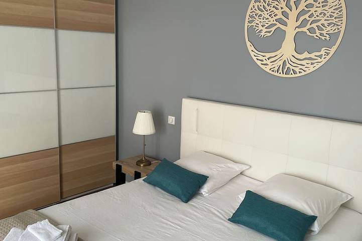 Location de vacances pour 8 personnes, avec jardin ainsi que terrasse et jacuzzi dans Plage Du Pouldu Santec - 2