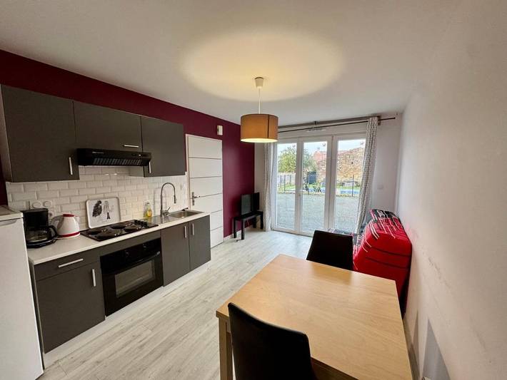 Gîte pour 4 personnes, avec jardin et terrasse ainsi que vue et piscine, animaux acceptés à Vendrennes - 3