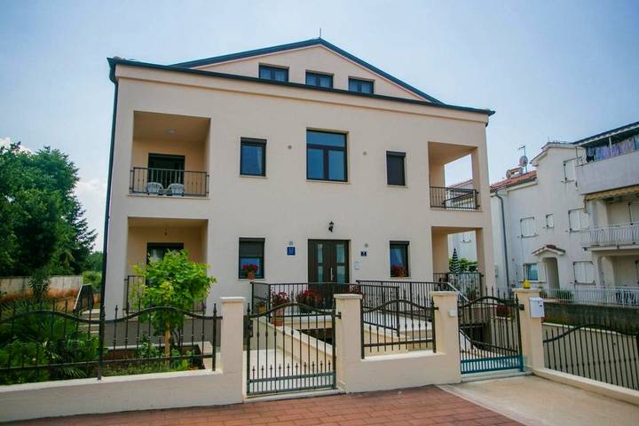 BnB für 5 Personen, mit Balkon in Poreč