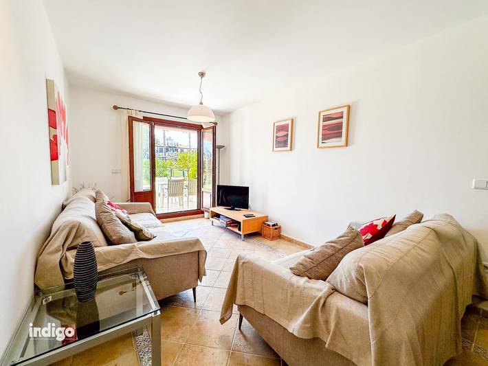 Apartamento entero, Apartamento de vacaciones para 6 personas con piscina para niños in Urbanizacion Costa Esuri, Ayamonte