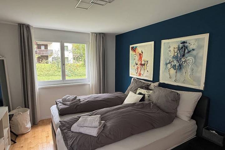 Ganze Wohnung, Spacious 4.5 Bedroom Retreat with Mountain View in Davos Platz 1, Davos