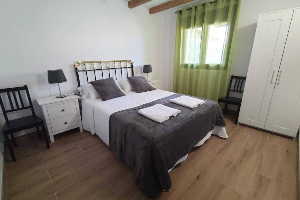 Apartamento entero, Puente viejo de Buitrago Casa Roble in Buitrago del Lozoya, Provincia de Madrid