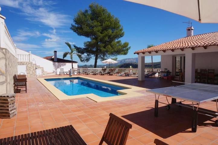 Casa rural para 14 personas, con Balcón y Jacuzzi además de Terraza y Jardín en Jalón - 3
