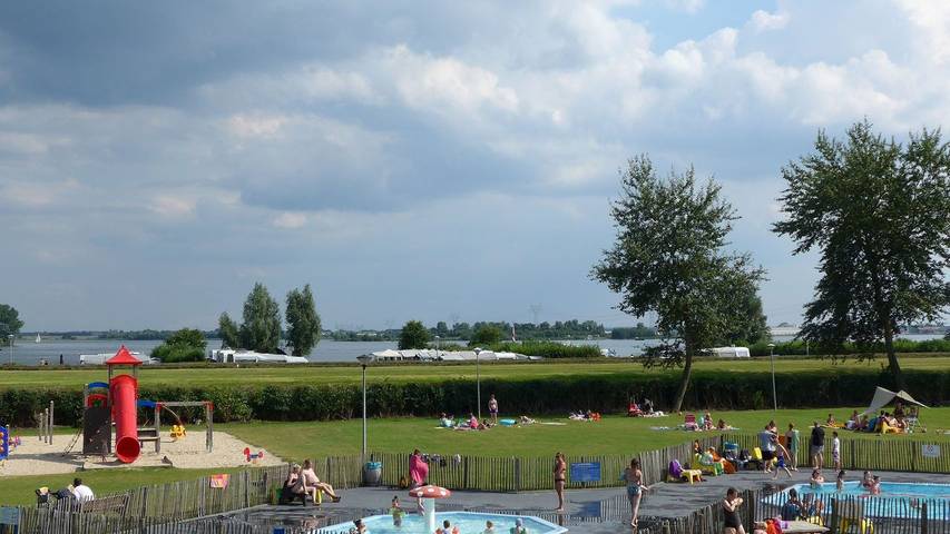 Location de vacances pour 7 personnes, avec jardin et piscine, animaux acceptés dans Biddinghuizen - 2