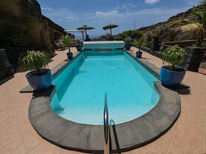 Bungalow for 3 people, with garden and balcony in Lanzarote